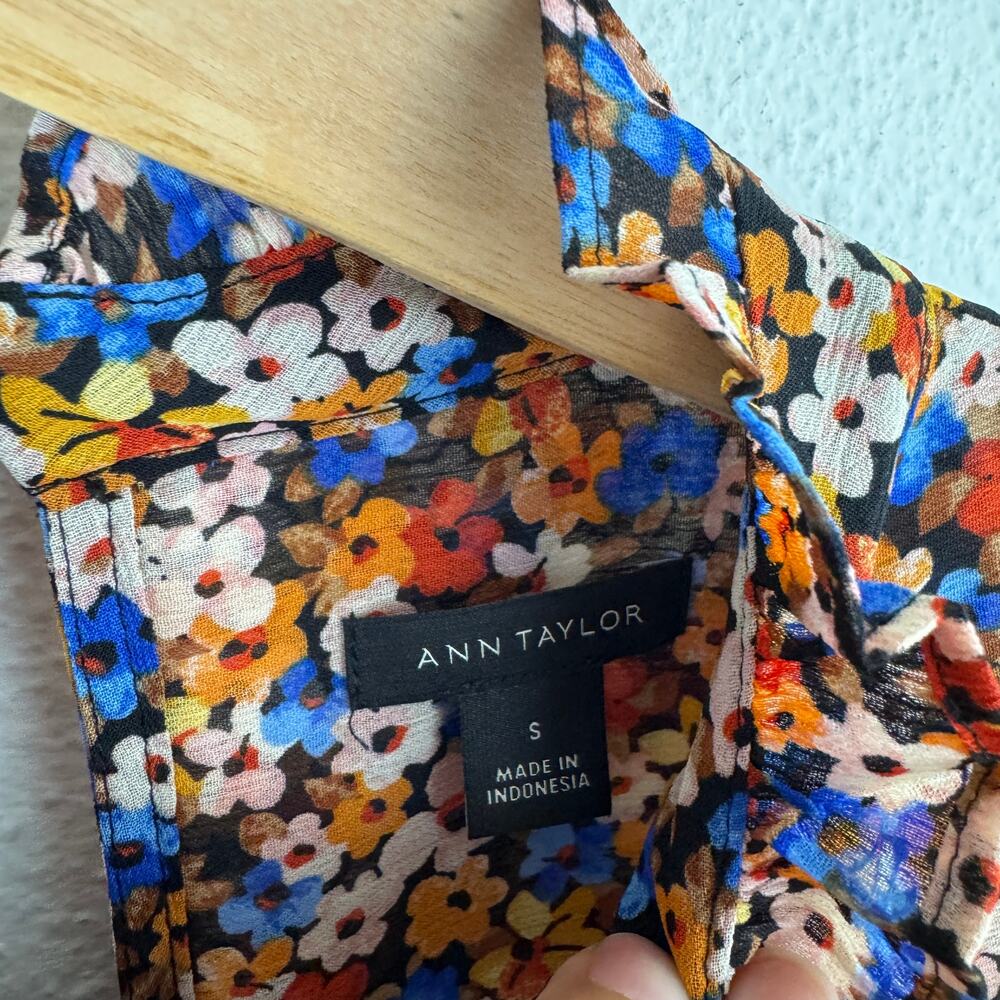 Ann Taylor Floral Blouse - Picture 2 of 5